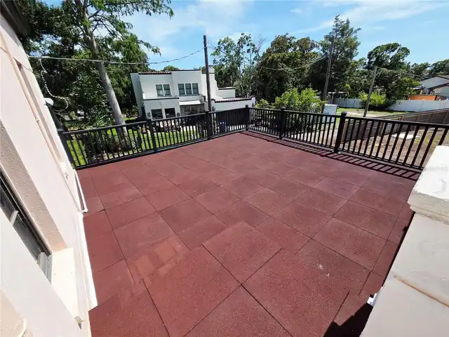 Listing Photo 11
