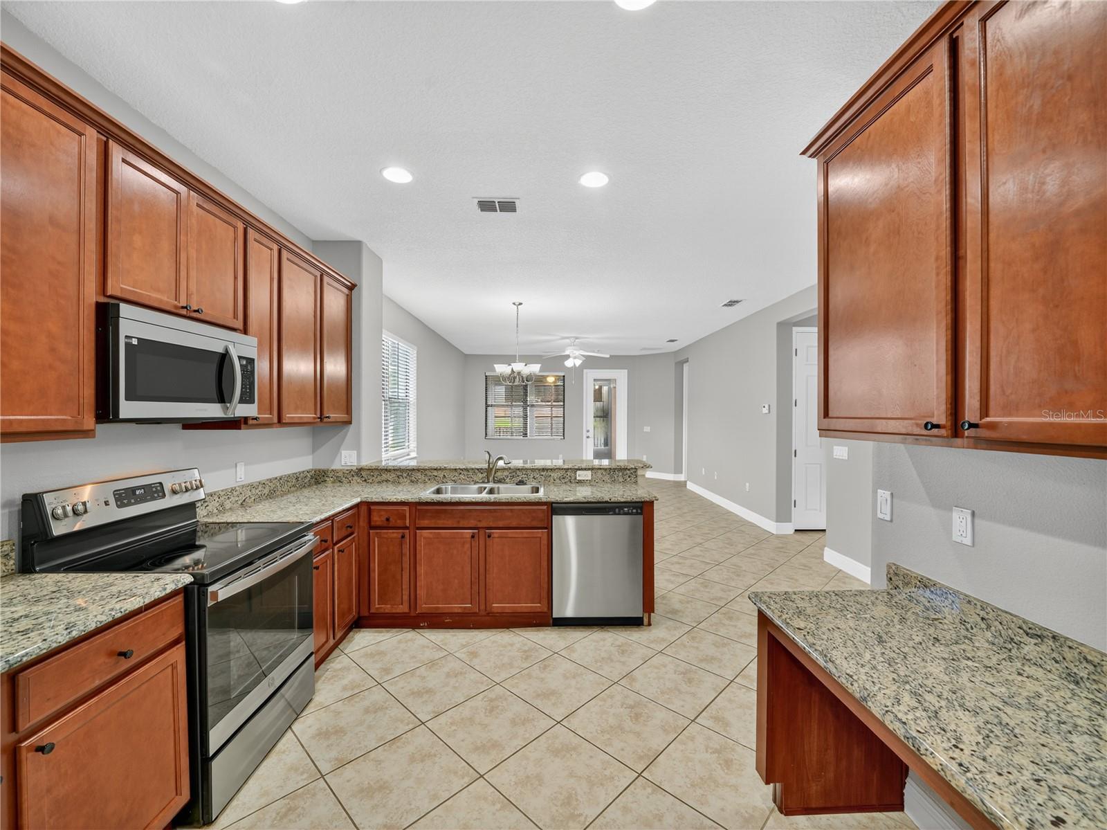 Listing Photo 12