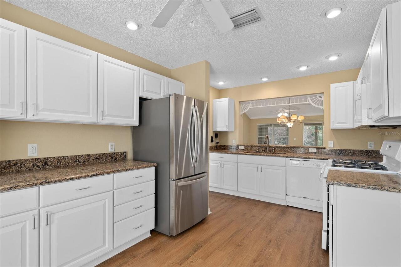 Listing Photo 11