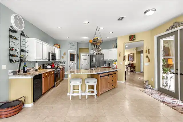 Listing Photo 10