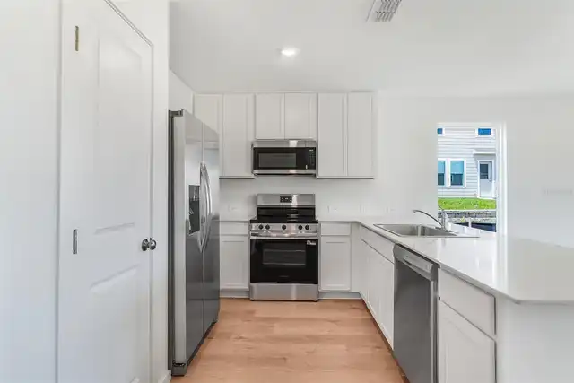 Listing Photo 10