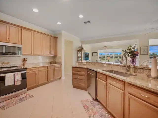 Listing Photo 9