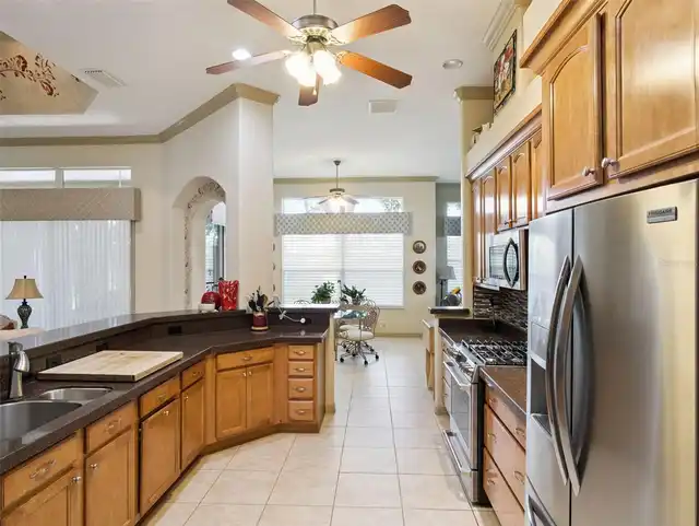 Listing Photo 11