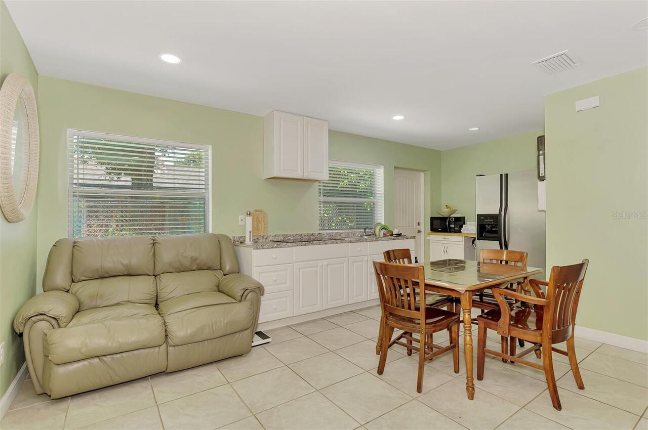 Listing Photo 8