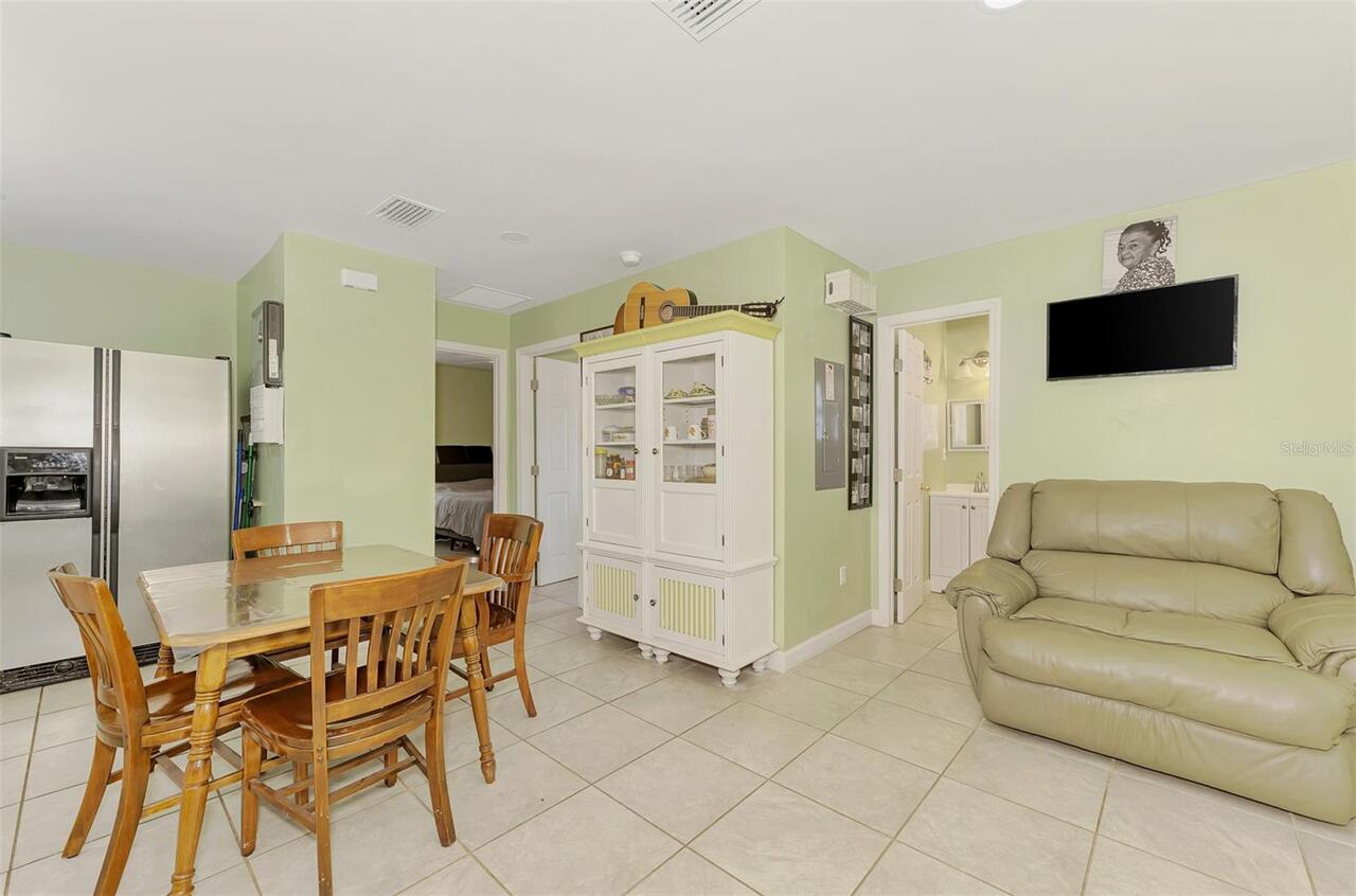 Listing Photo 9