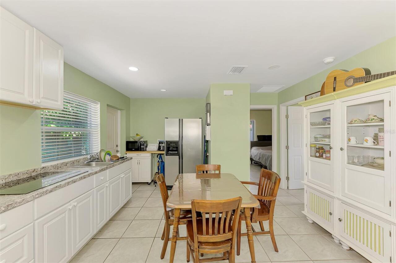 Listing Photo 12