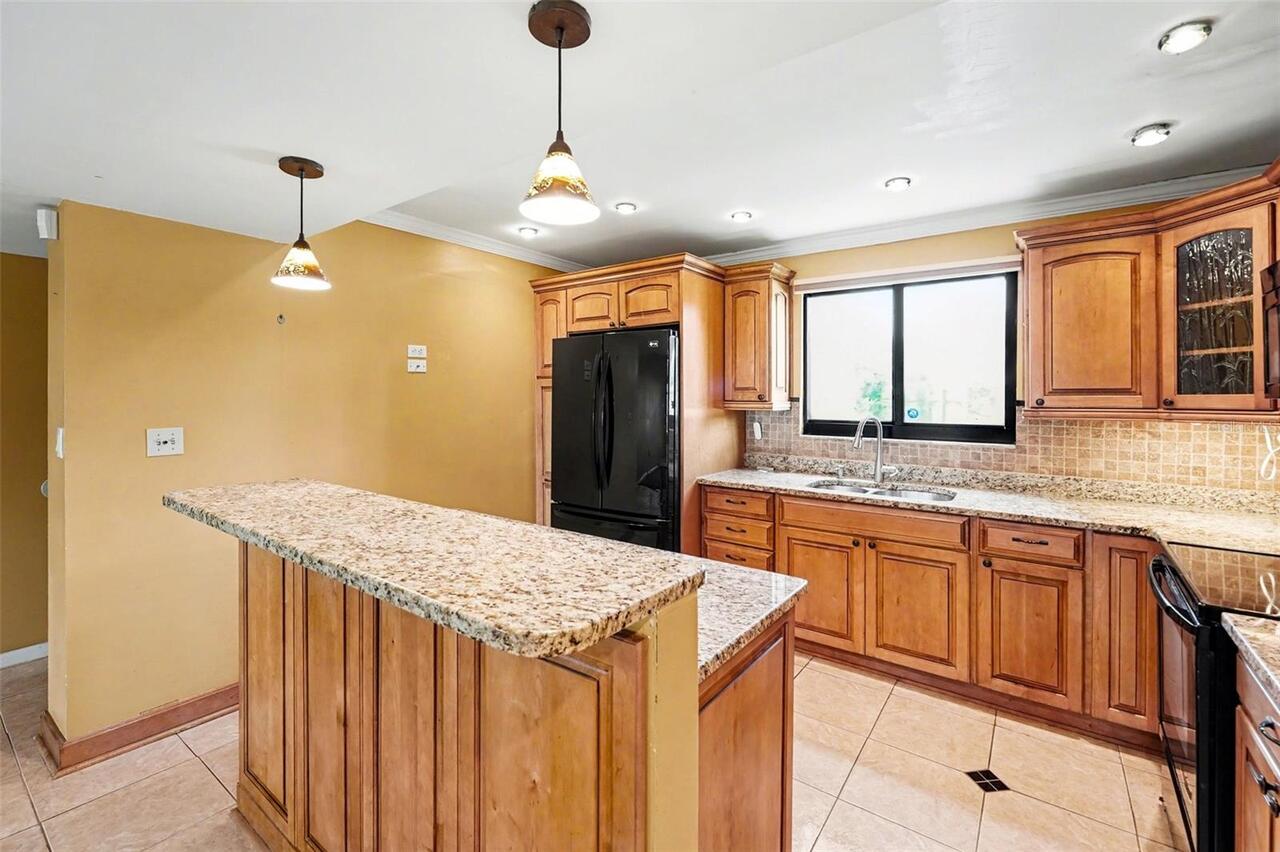 Listing Photo 8