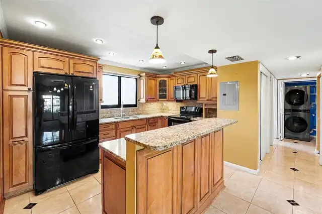 Listing Photo 5