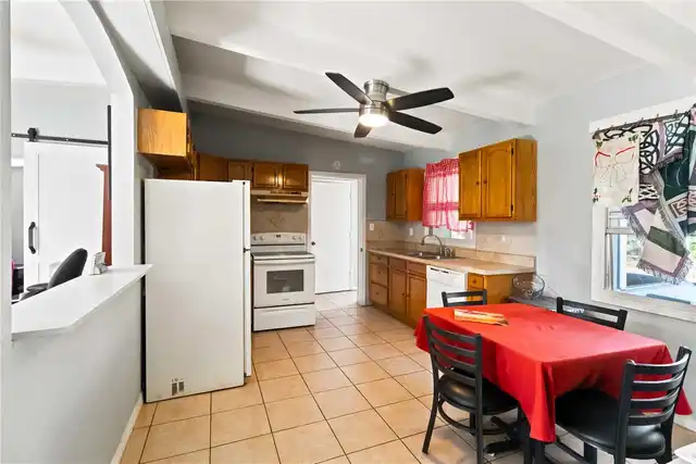 Listing Photo 7