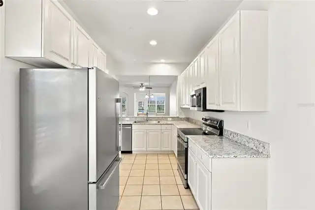 Listing Photo 12