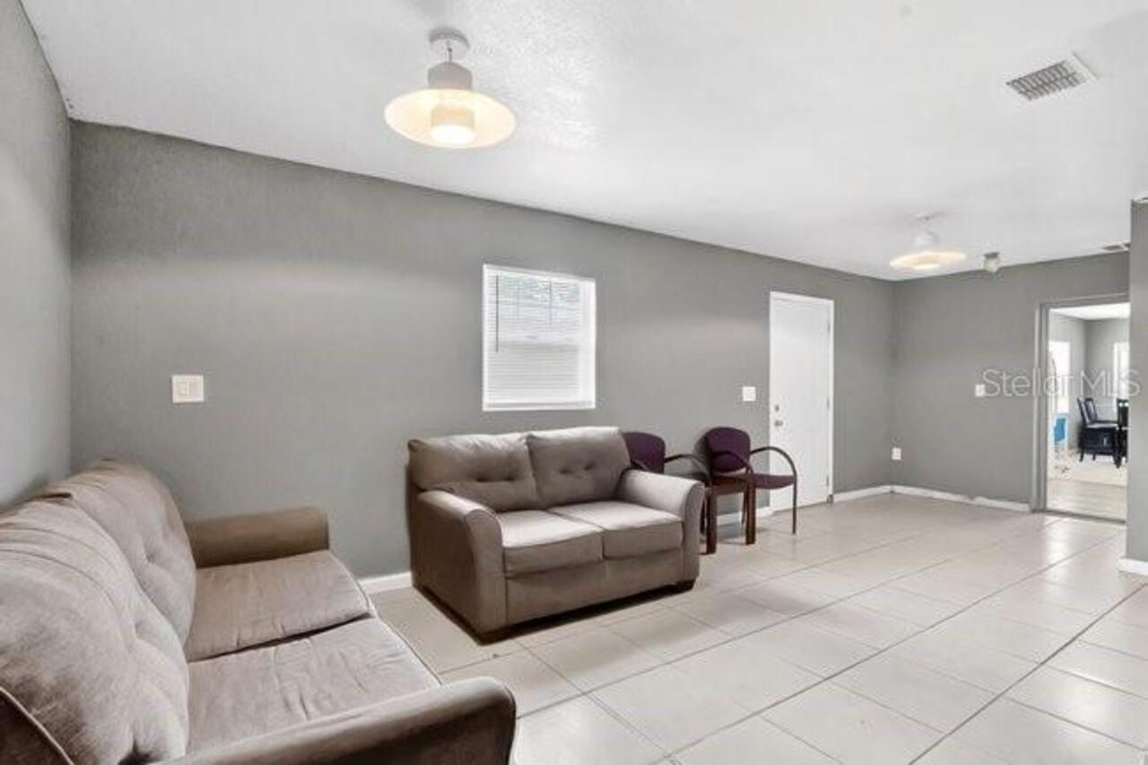 Listing Photo 9