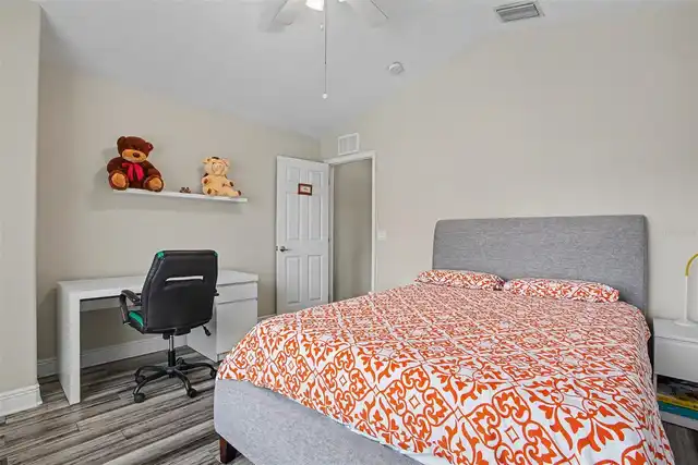 Listing Photo 28