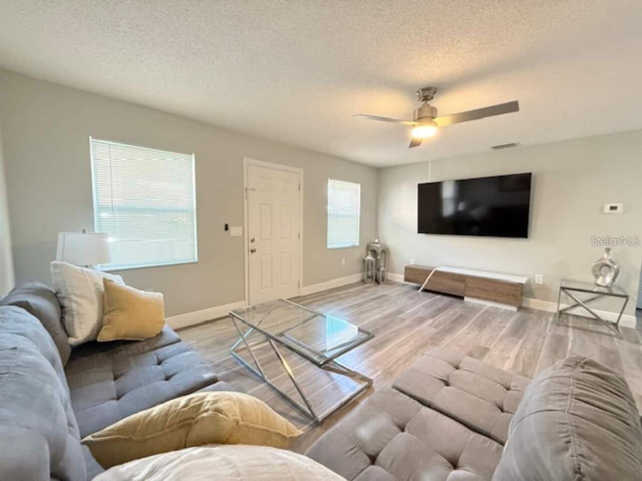 Listing Photo 8