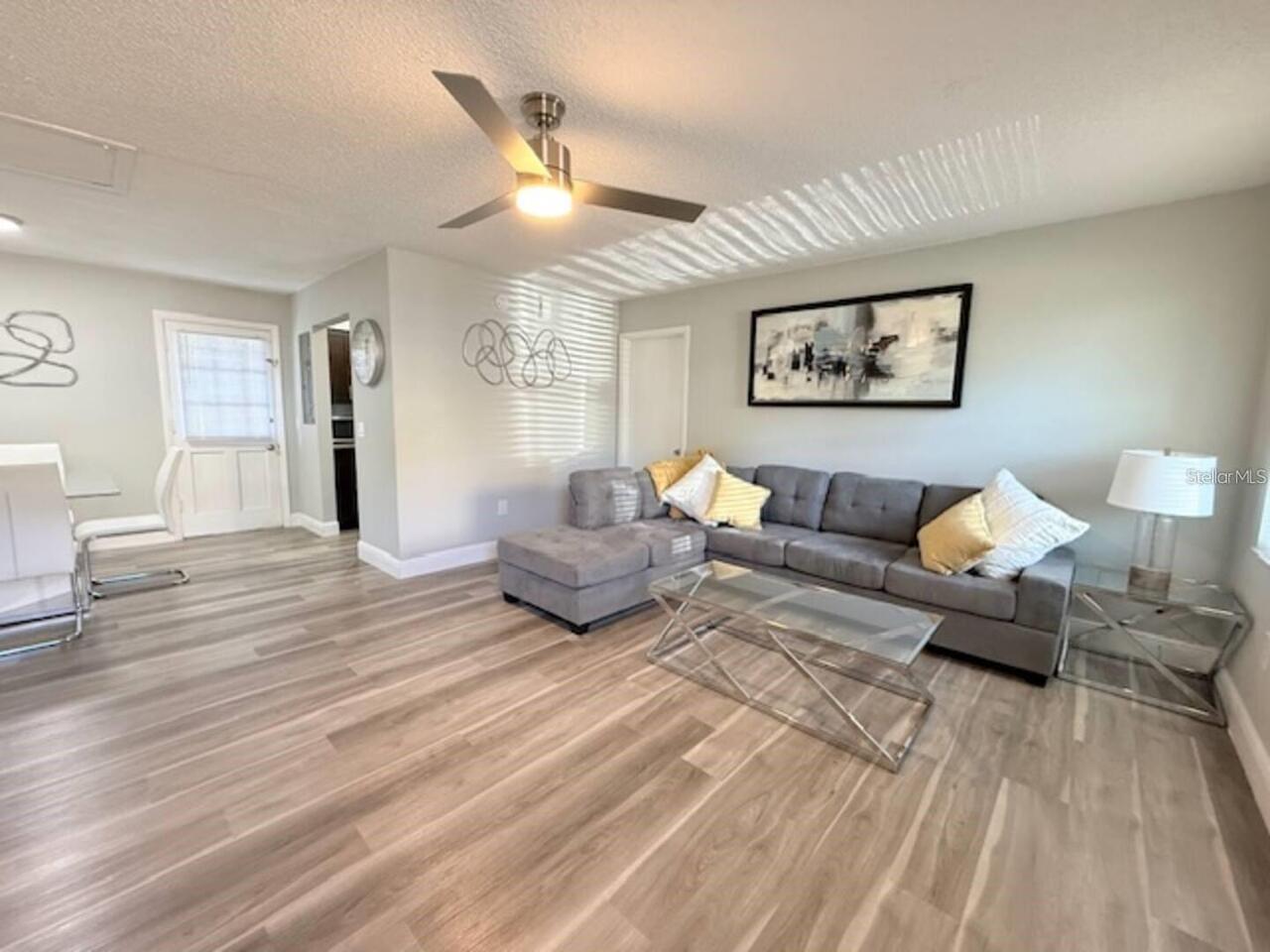 Listing Photo 12