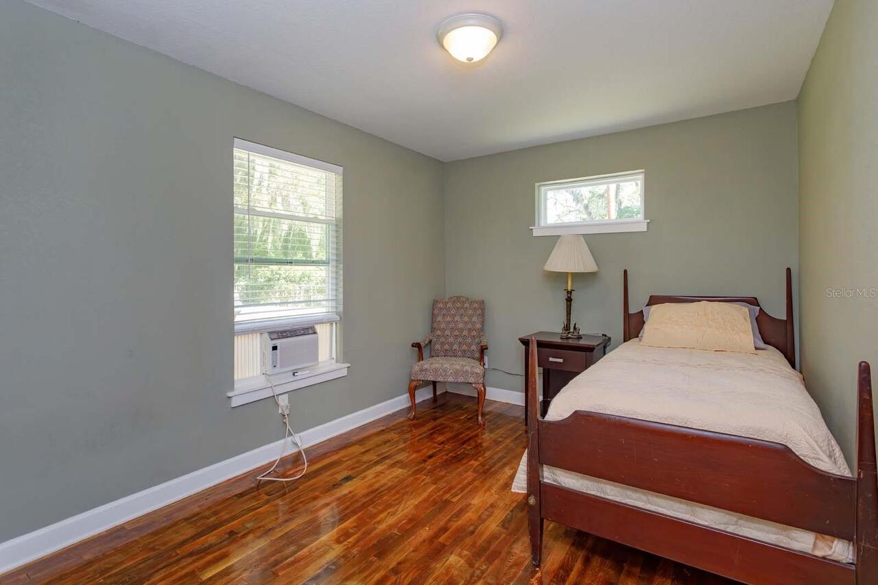 Listing Photo 8