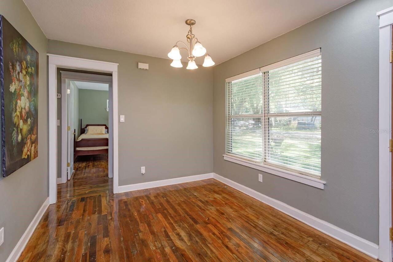 Listing Photo 11