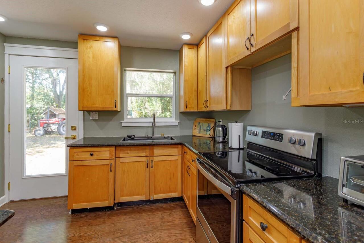 Listing Photo 15
