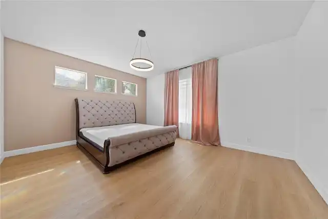 Listing Photo 33