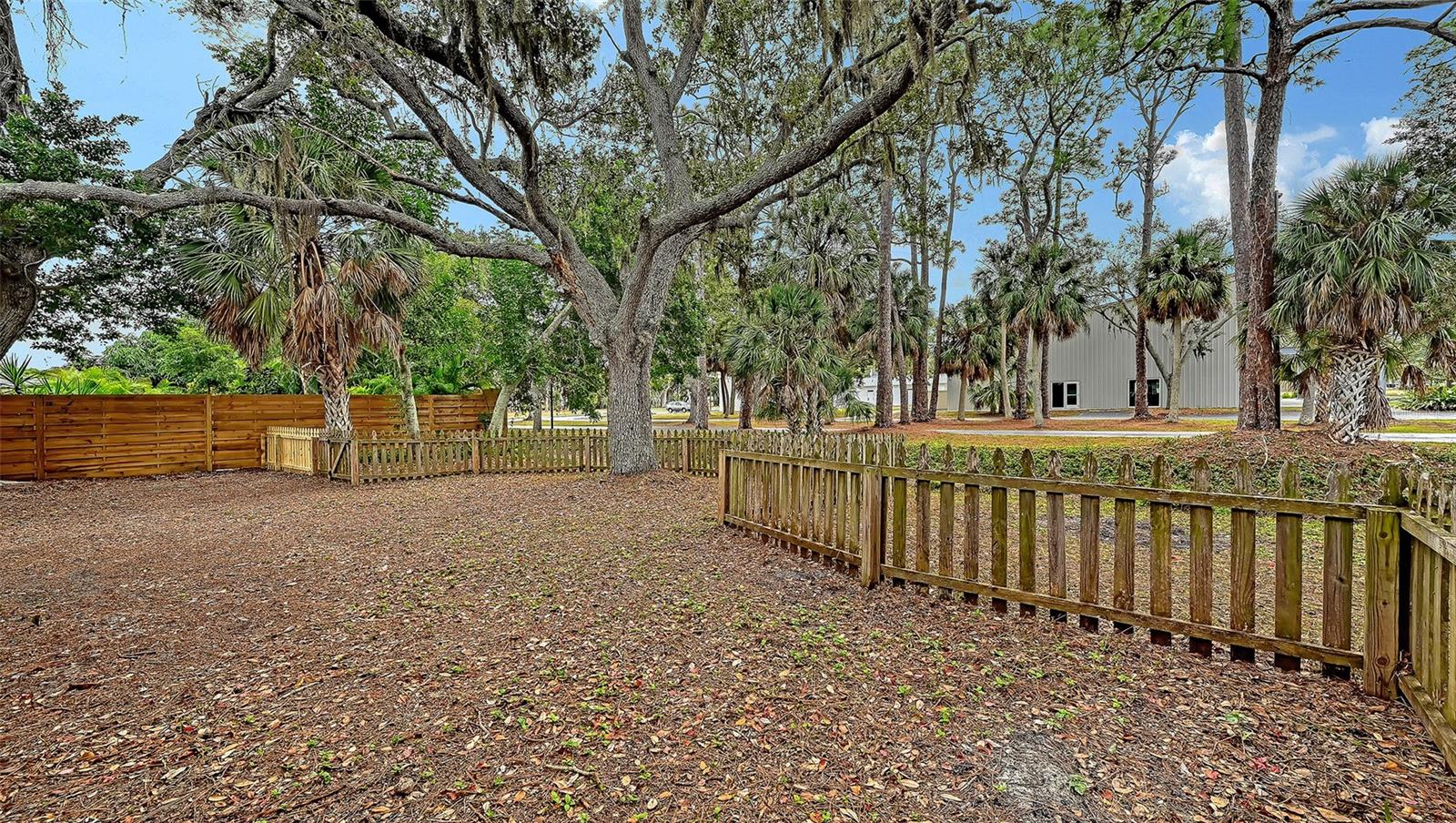 Listing Photo 28