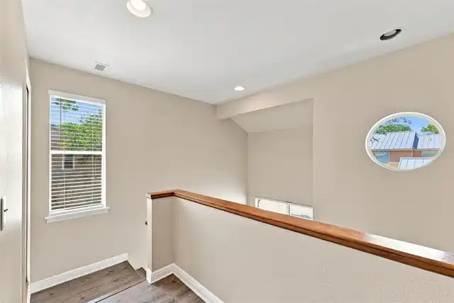 Listing Photo 22