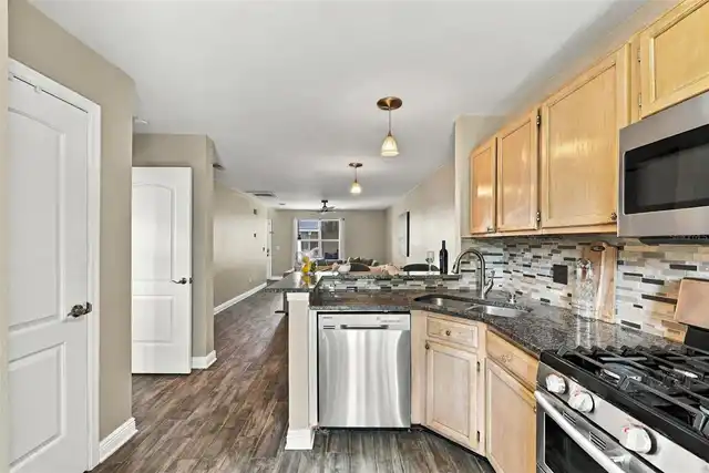 Listing Photo 14