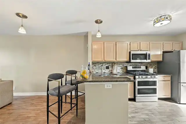 Listing Photo 16