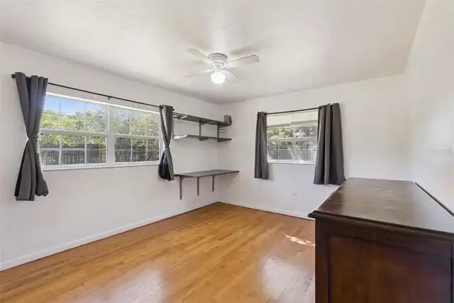 Listing Photo 10
