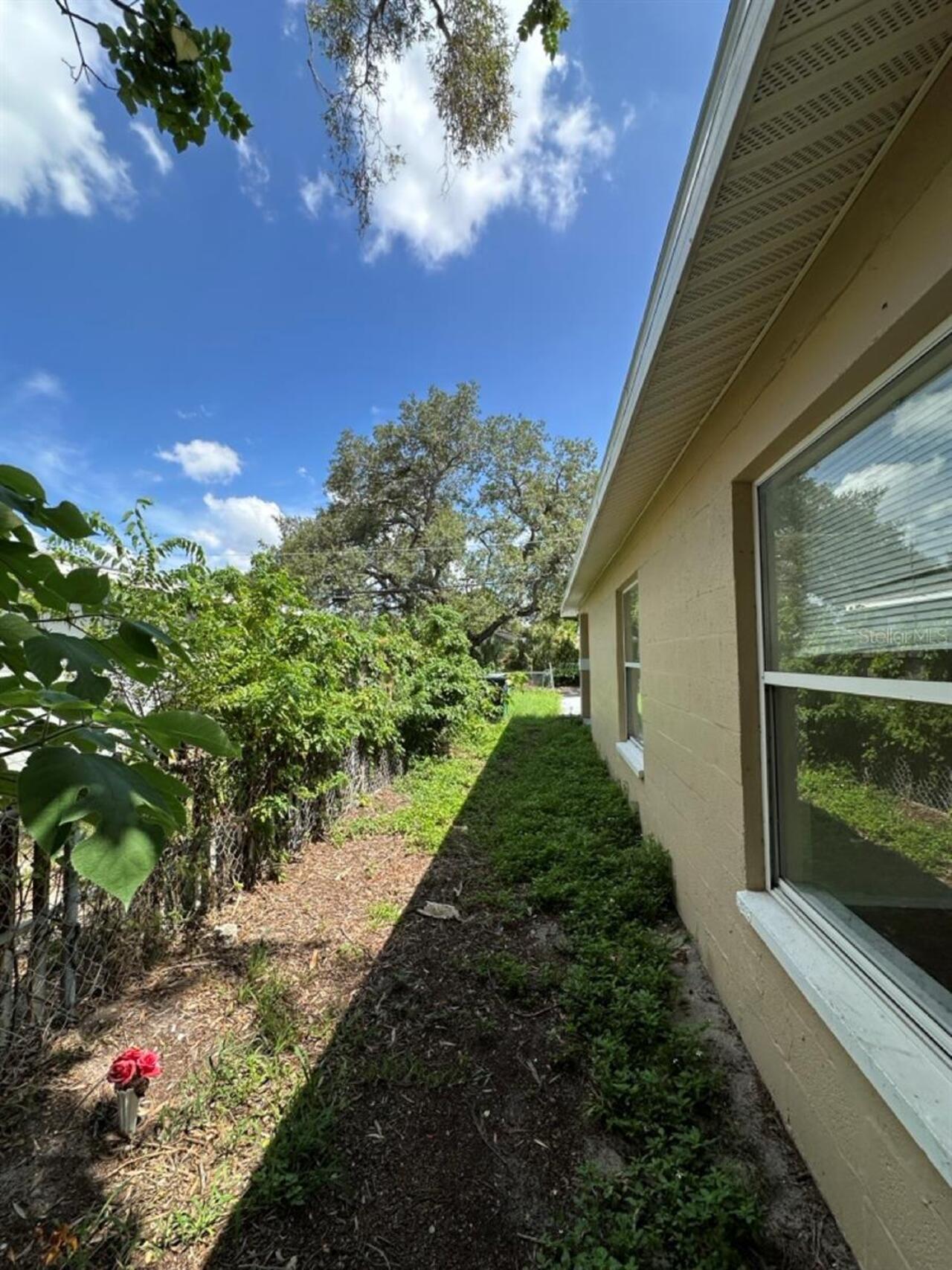 Listing Photo 11