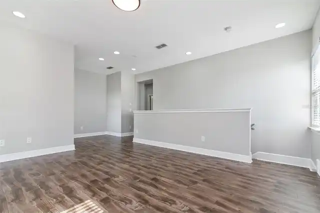 Listing Photo 16
