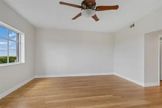 Listing Photo 28
