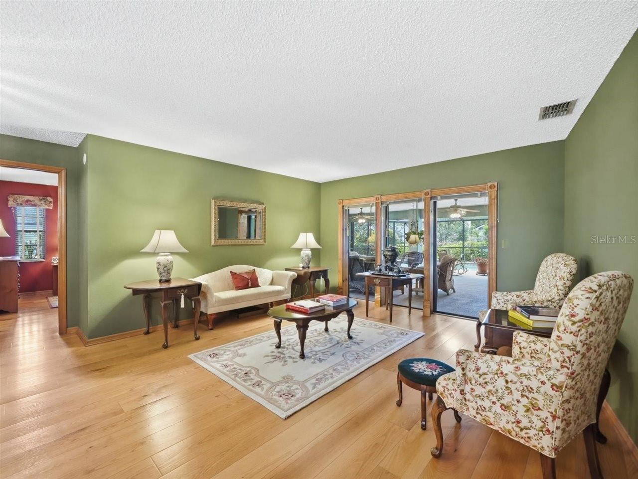 Listing Photo 14