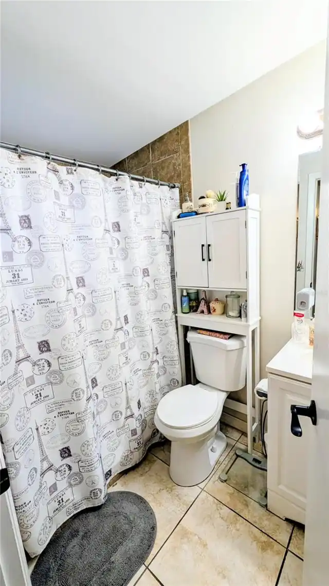 Listing Photo 9