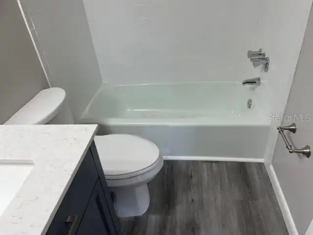 Listing Photo 11