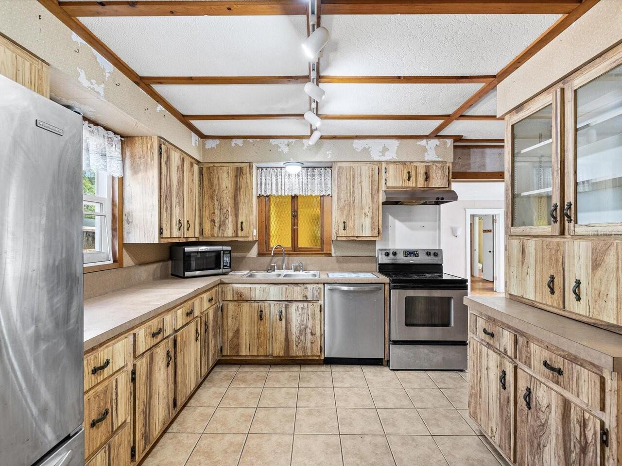 Listing Photo 8
