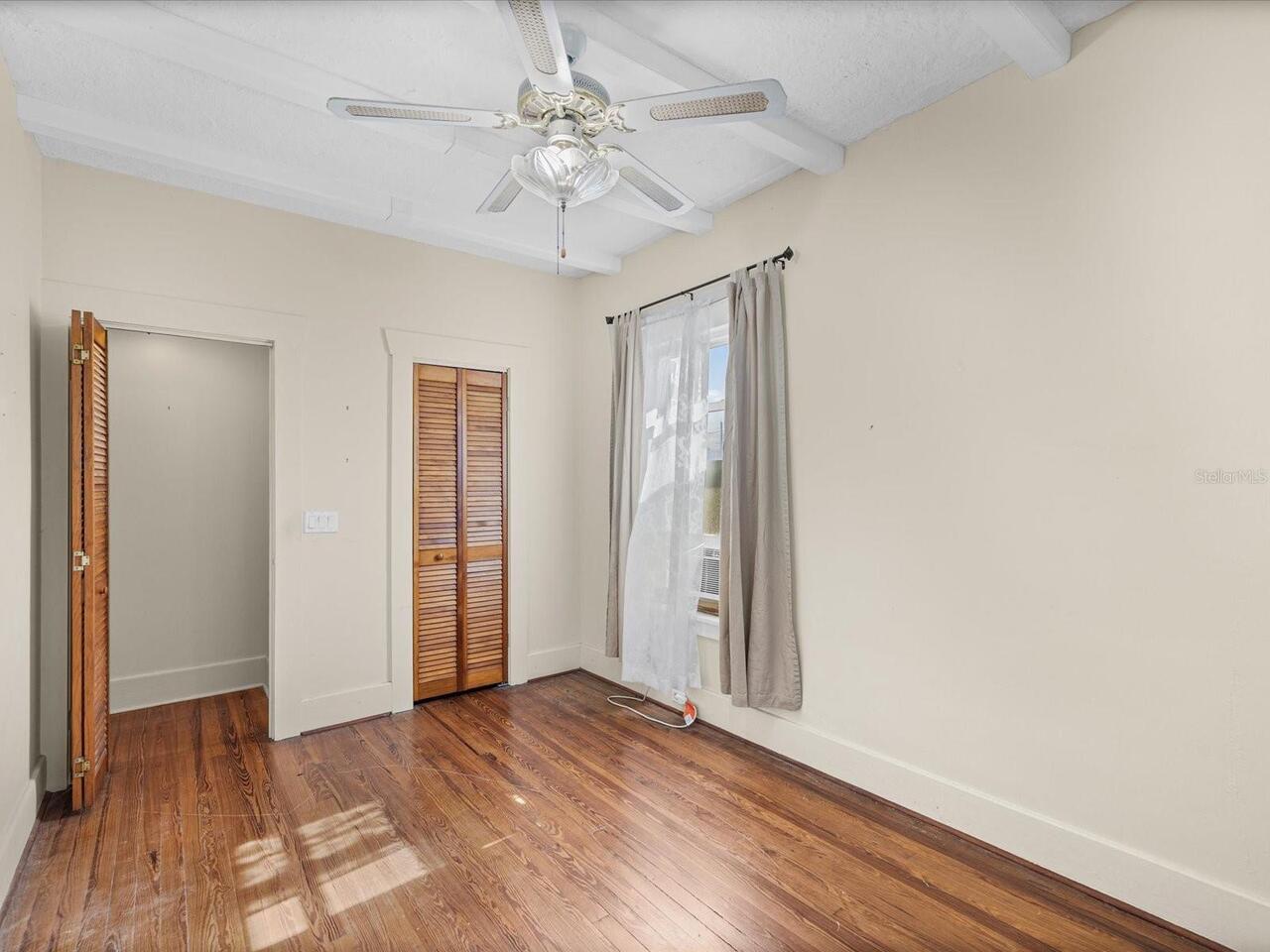Listing Photo 11
