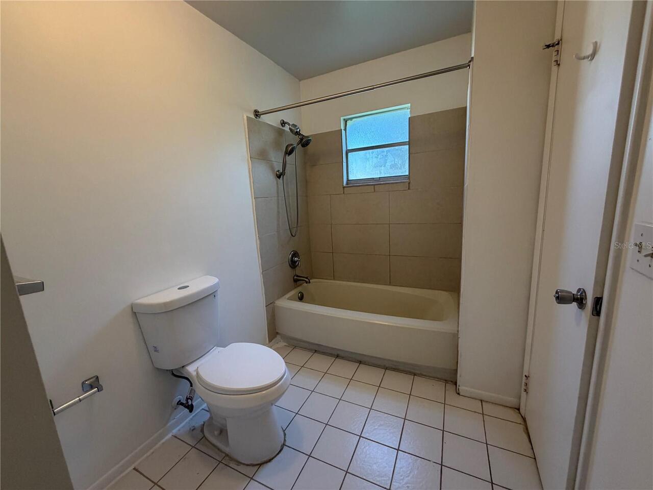 Listing Photo 12