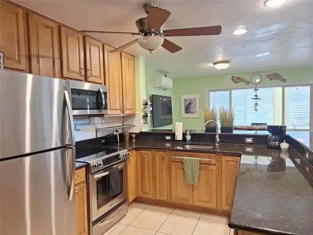 Listing Photo 9