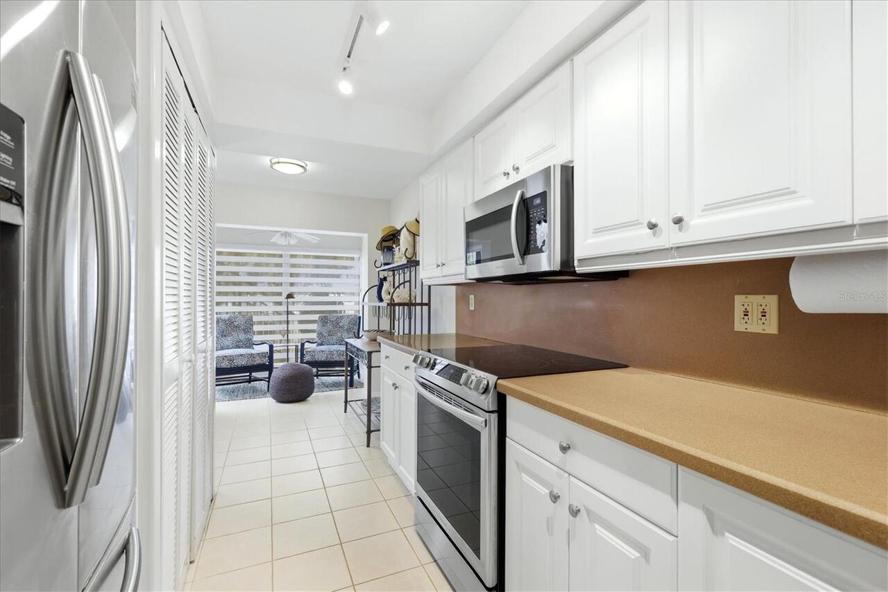Listing Photo 11