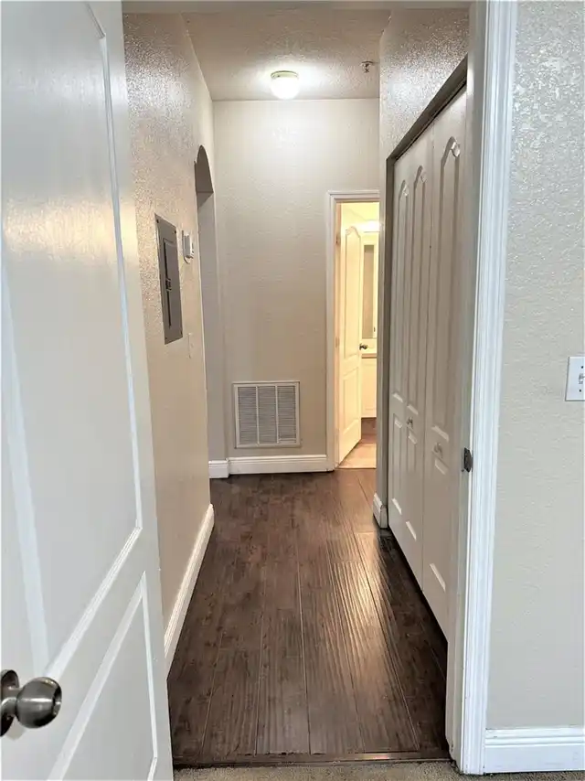 Listing Photo 9