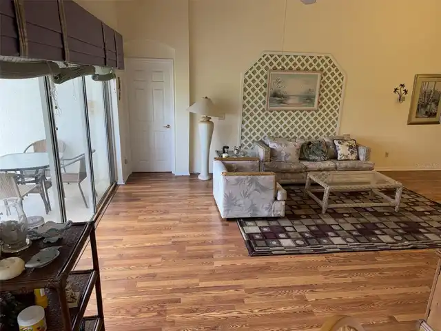 Listing Photo 10