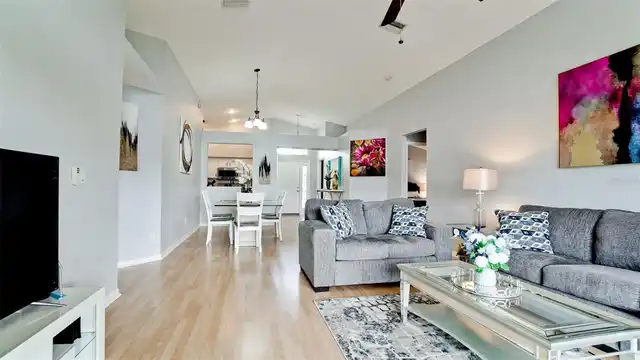 Listing Photo 8