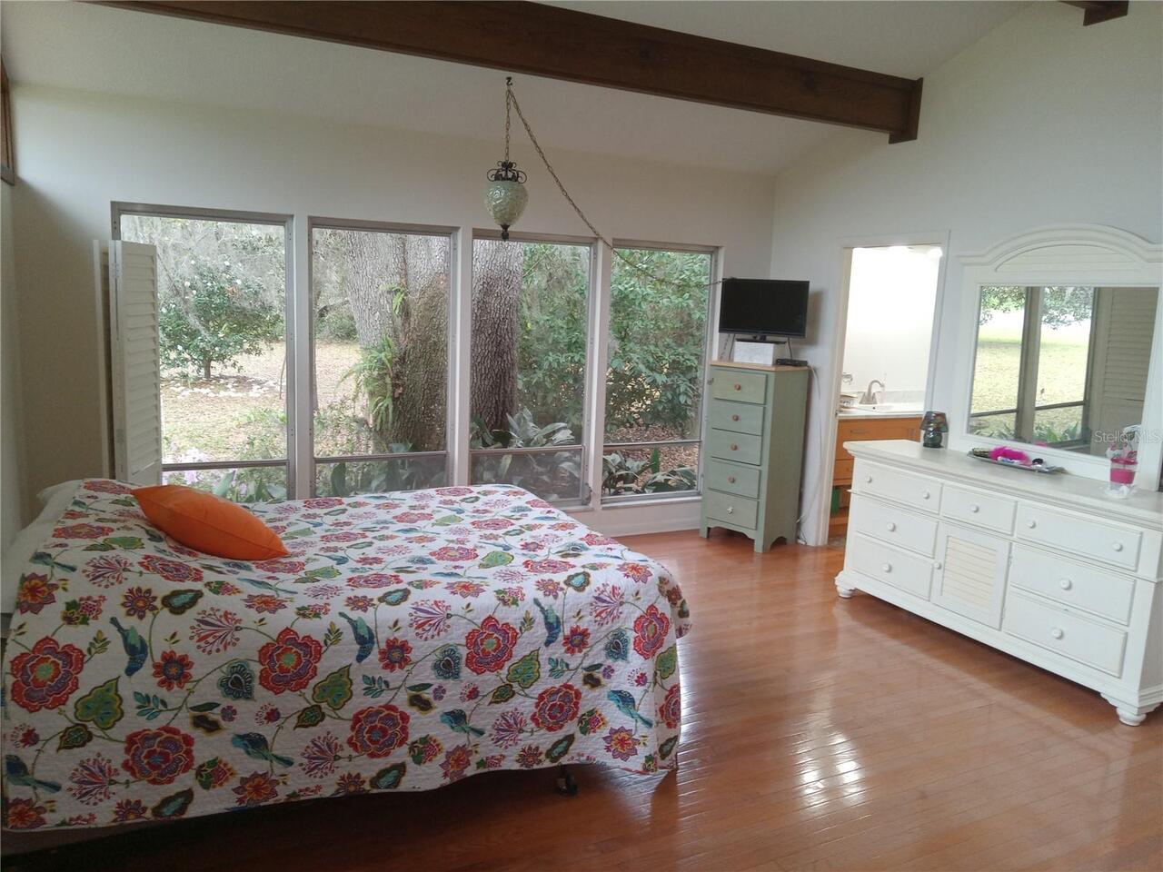 Listing Photo 7