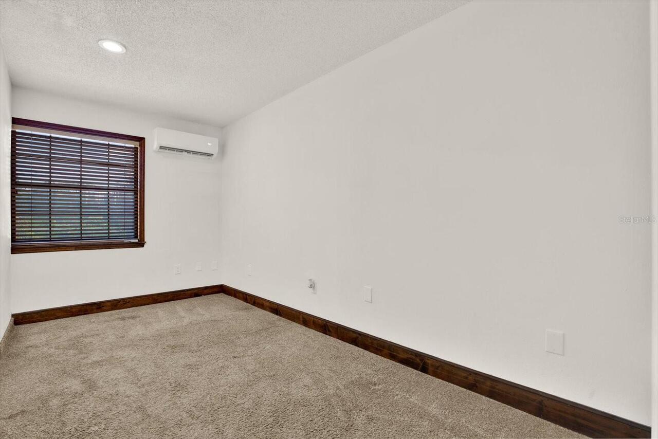 Listing Photo 24