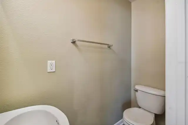 Listing Photo 9