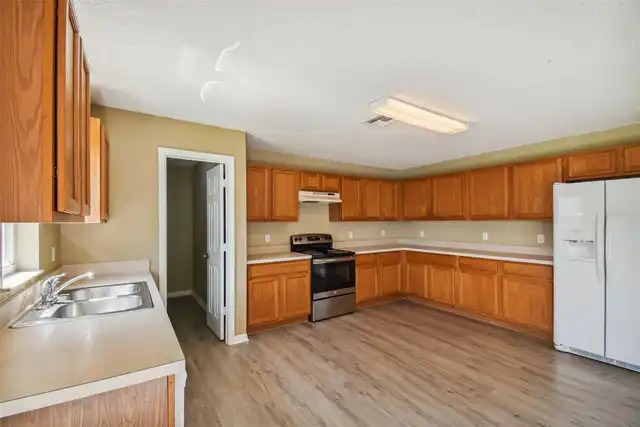Listing Photo 25
