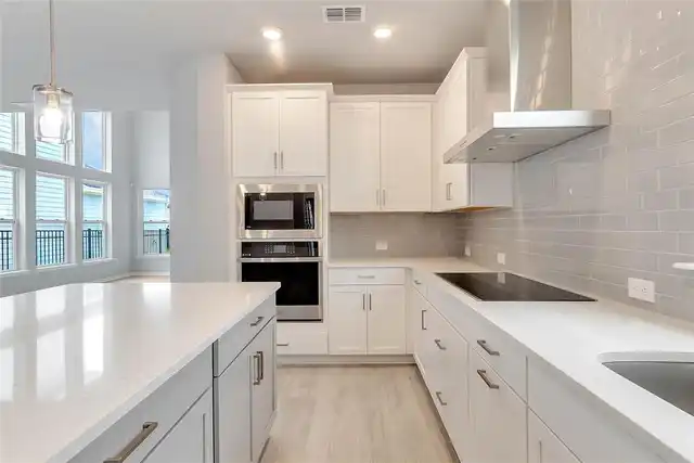 Listing Photo 11