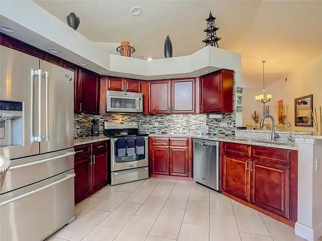 Listing Photo 14