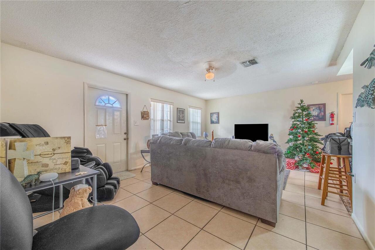 Listing Photo 9
