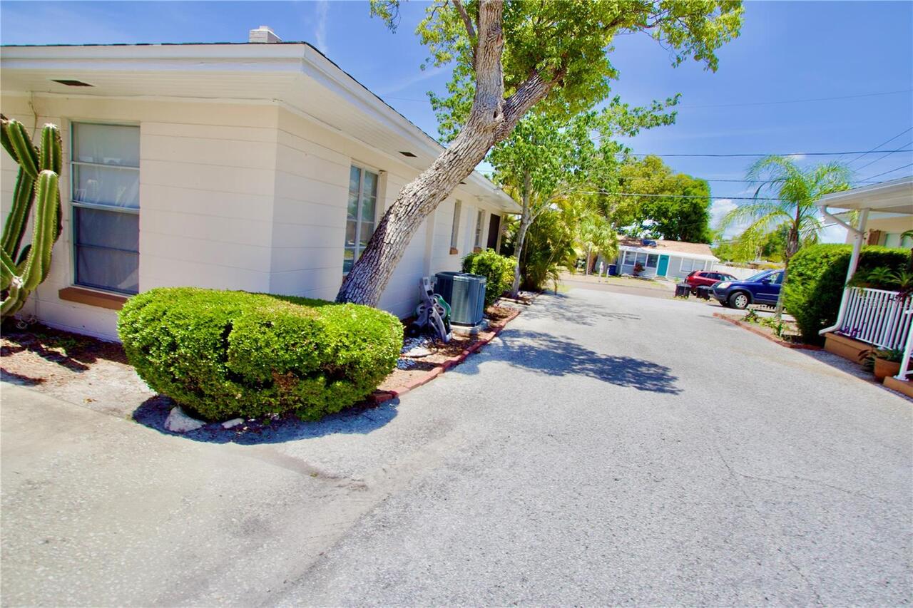 Listing Photo 12