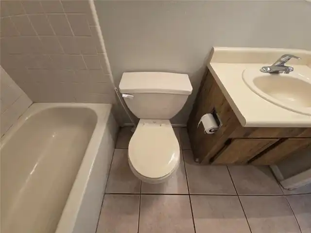 Listing Photo 12